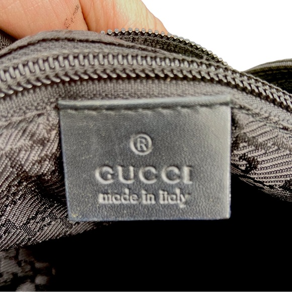 *** SOLD *** vintage Gucci Black Crossbody - Picture 7 of 9